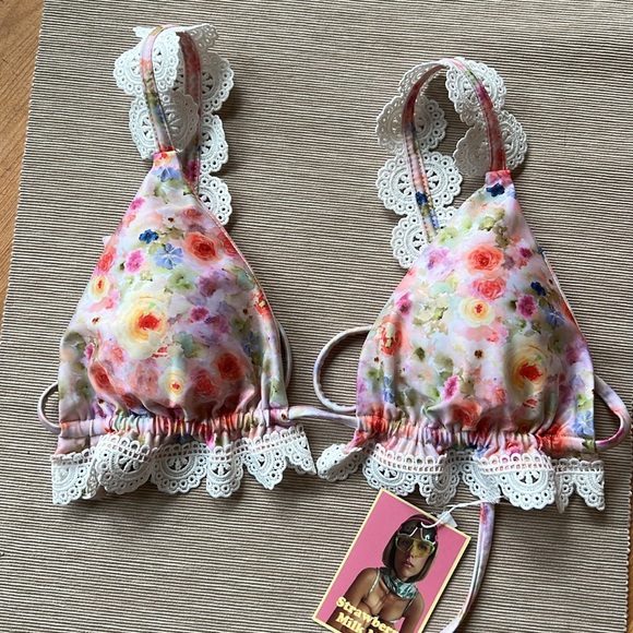 Strawberry Milk Mob Floral Bikini - Pink and White - Picture 8 of 10